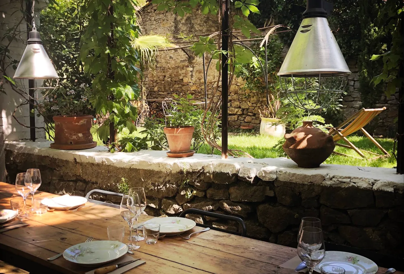 Bar à vin "Vigne Vierge" à Aigne