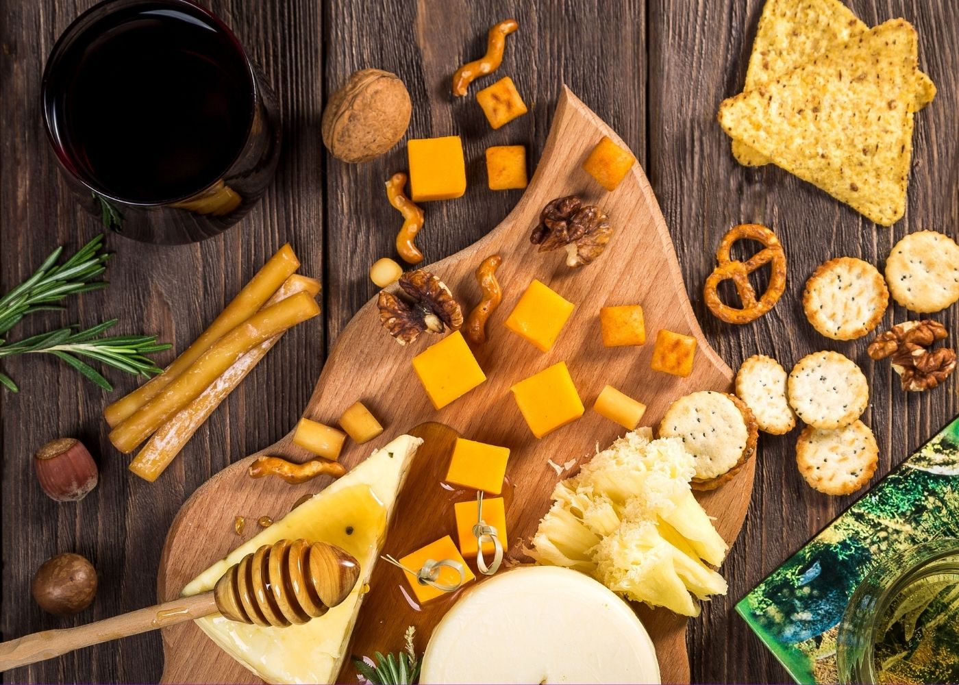 Plateau de fromages : mimolette, shropshire, époisses
